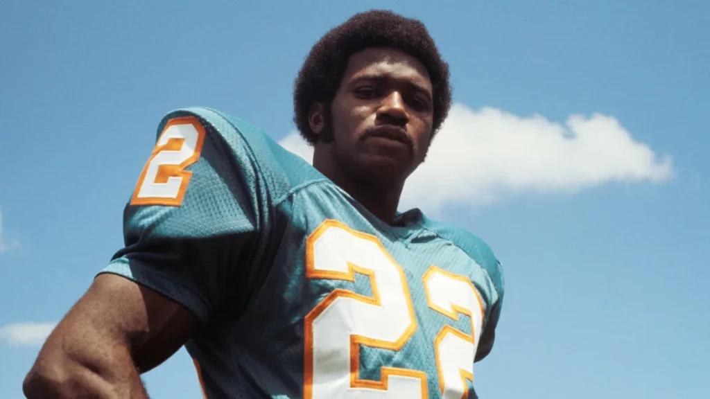 Breaking News Mercury Morris, 2-time Super Bowl champion with Miami Dolphins, dies at 77. Report by CNN News