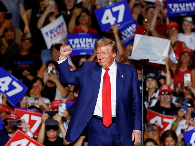 Donald Trump criticized Kamala Harris’ manufacturing plan and promised a U.S. revival at his North Carolina rally.